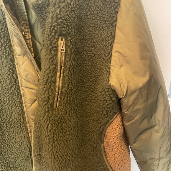 Universal Thread Colorblock Sherpa Bomber Jacket - Picture 6 of 9